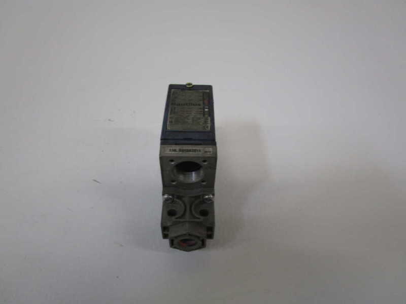 TELEMECANIQUE PRESSURE SWITCH XMLB010A2S11   UNMP