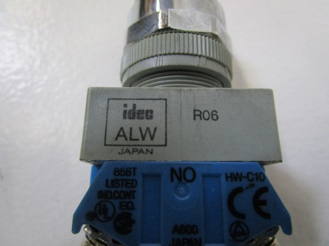 IDEC PUSHBUTTON (RED) ALW R06 *NEW NO BOX*