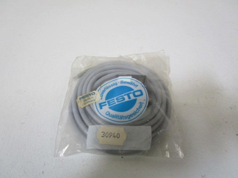 FESTO 30940 PLUG SOCKET W/ CABLE KMV-1-220-2.5  NSMP