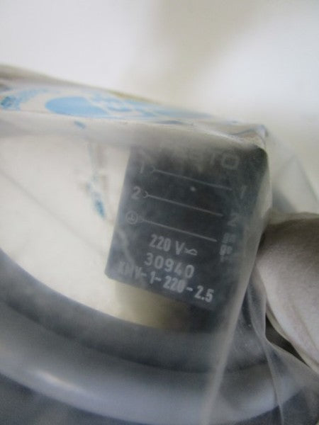 FESTO 30940 PLUG SOCKET W/ CABLE KMV-1-220-2.5  NSMP