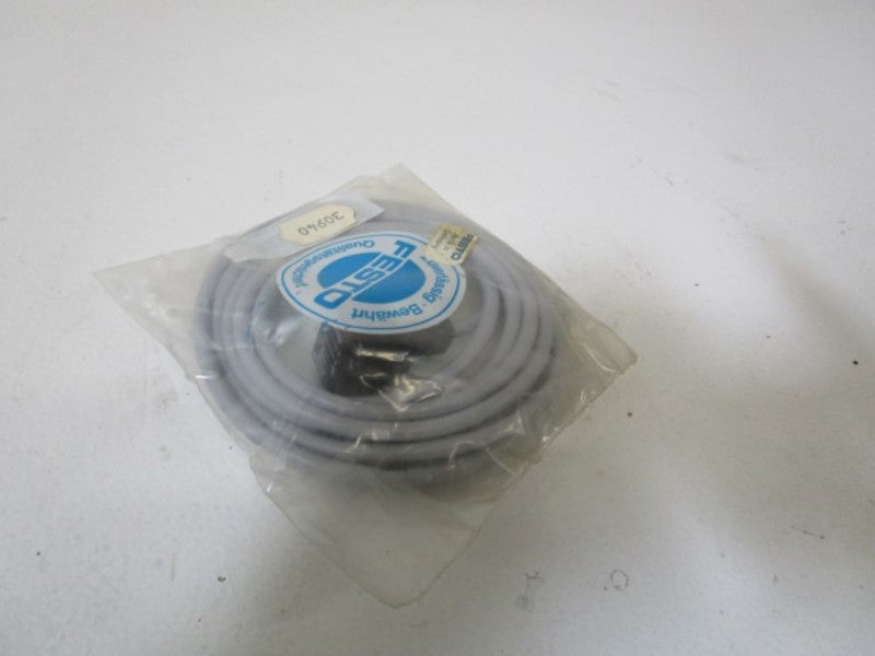 FESTO 30940 PLUG SOCKET W/ CABLE KMV-1-220-2.5  NSMP