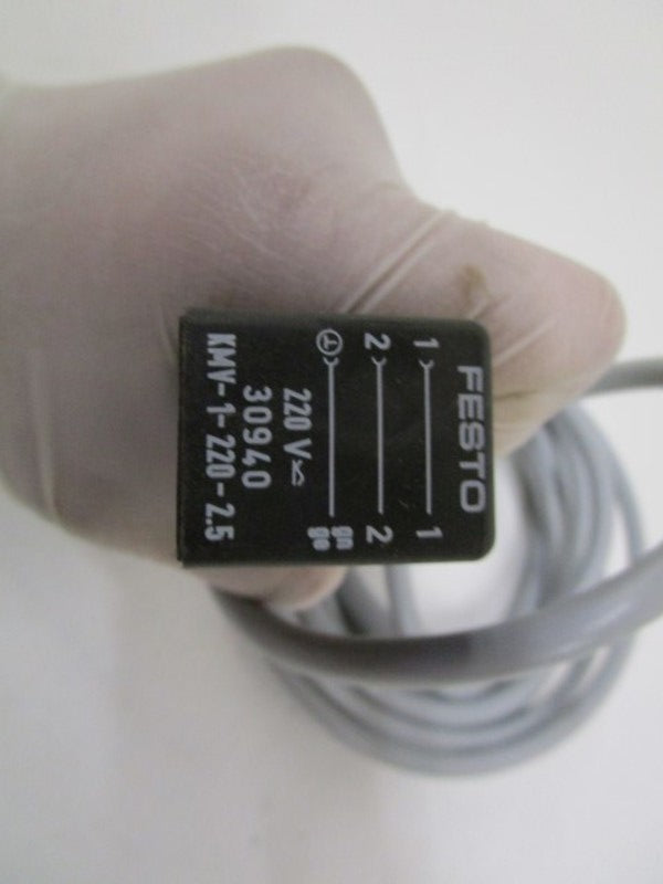 FESTO 30940 PLUG SOCKET W/ CABLE KMV-1-220-2.5  NSNP