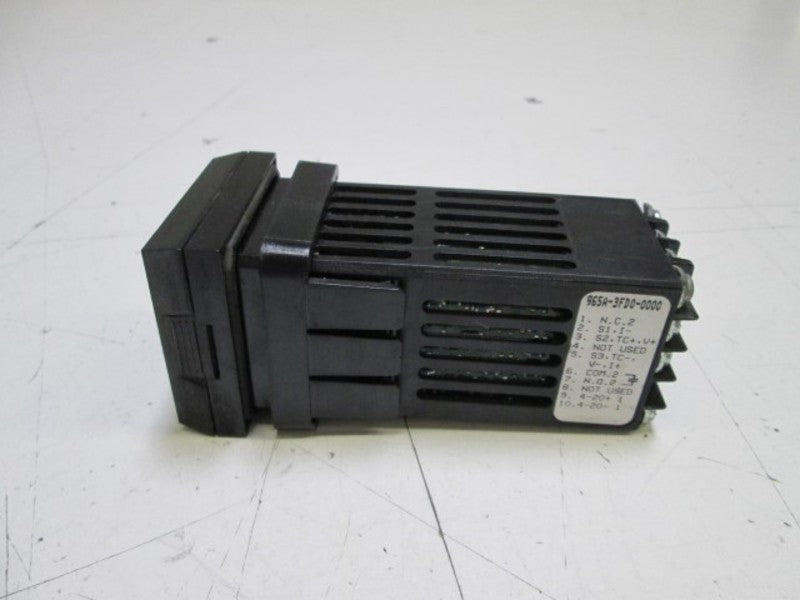 WATLOW TEMPERATURE CONTROLLER 965A-3FD0-0000  UNMP