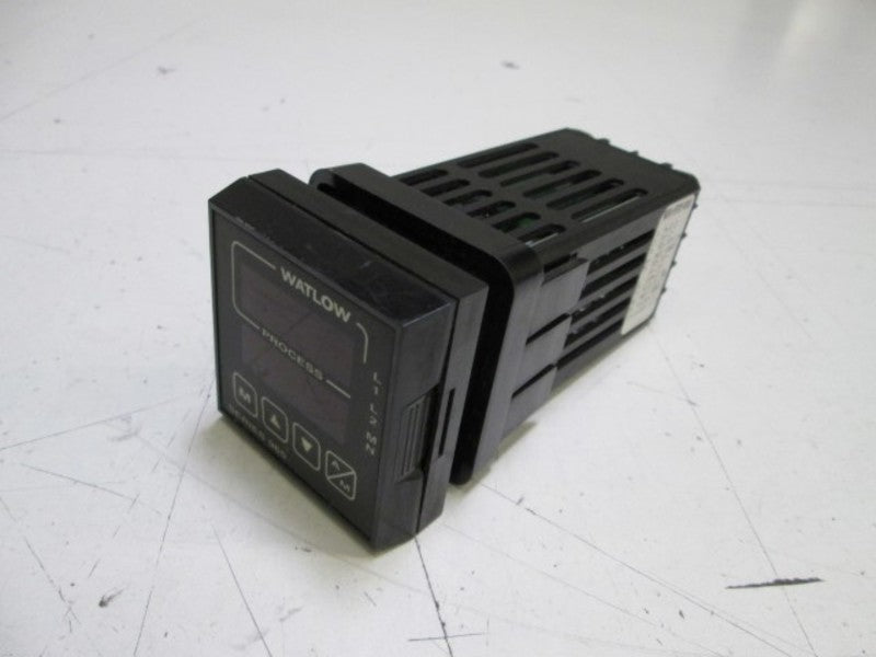 WATLOW TEMPERATURE CONTROLLER 965A-3FD0-0000  UNMP