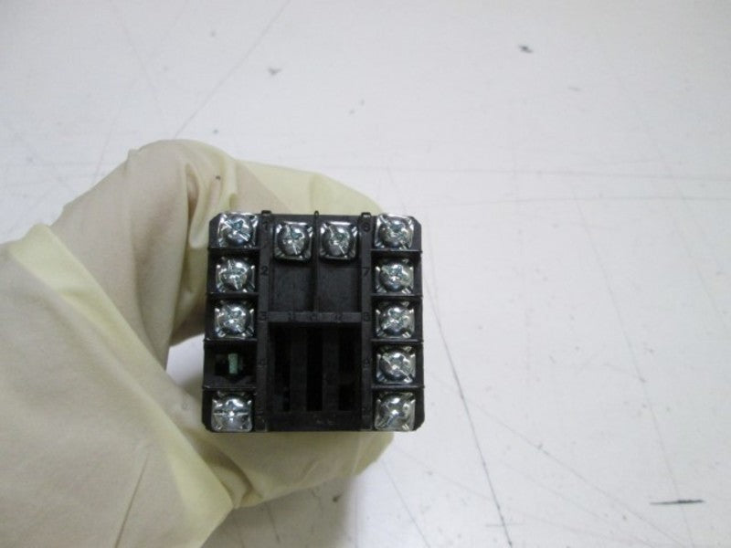 WATLOW TEMPERATURE CONTROLLER 93AB-1FD0-00RG *USED*