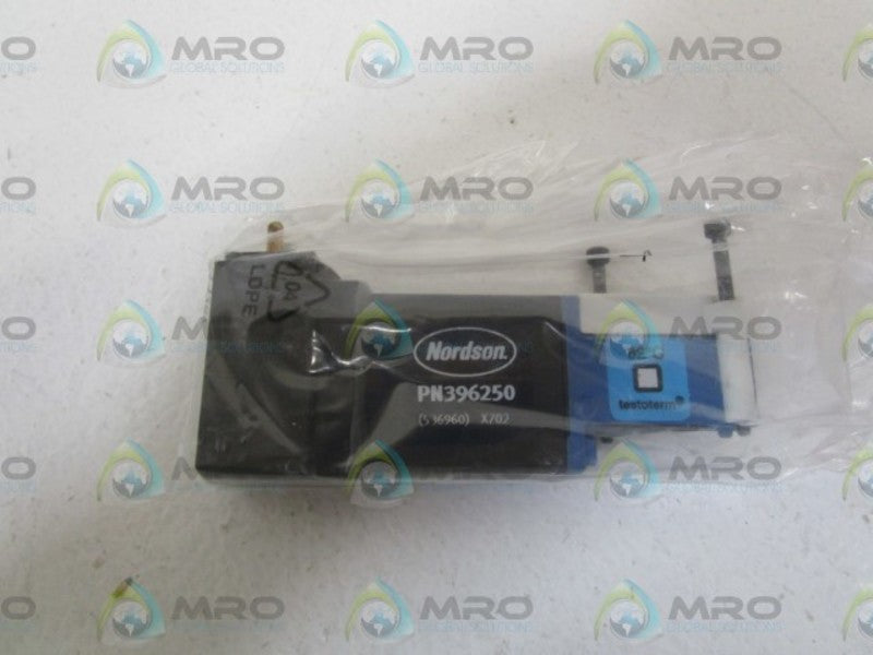 NORDSON VALVE 396250 *NEW IN BOX*
