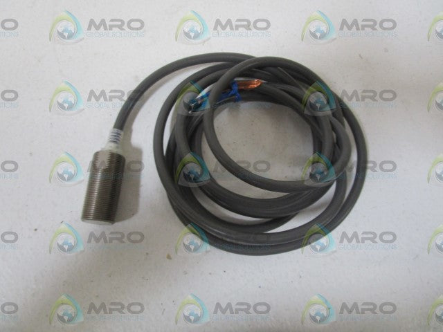 OMRON E2E-X7D1-N PROXIMITY SWITCH (MISSING ACCESSORIES) *NEW NO BOX*
