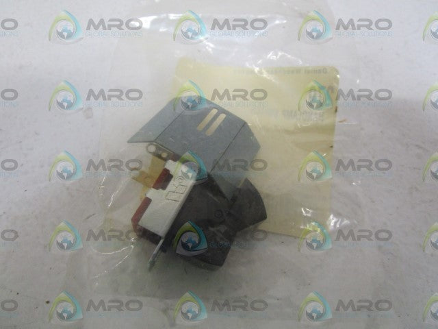 LOT OF 7 DANIEL WOODHEAD HANDLAMP SWITCH 279 *NEW IN FACTORY BAG*