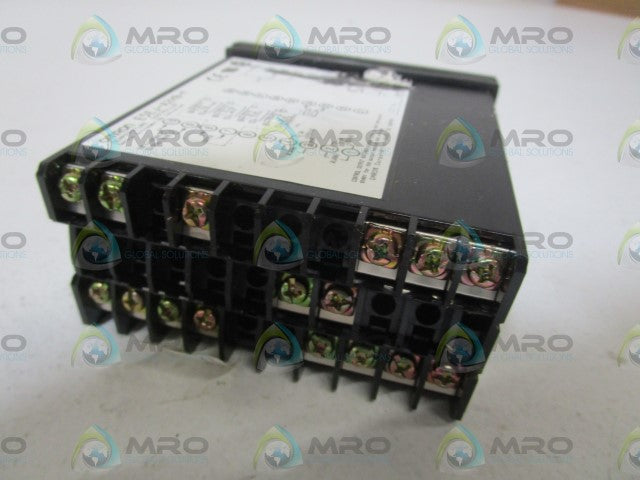 OMRON TEMPERATURE CONTROLLER E5EJ-A2HB-F *NEW NO BOX*