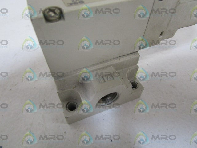 SMC SOLENOID VALVE VQZ335-5YZ *USED*