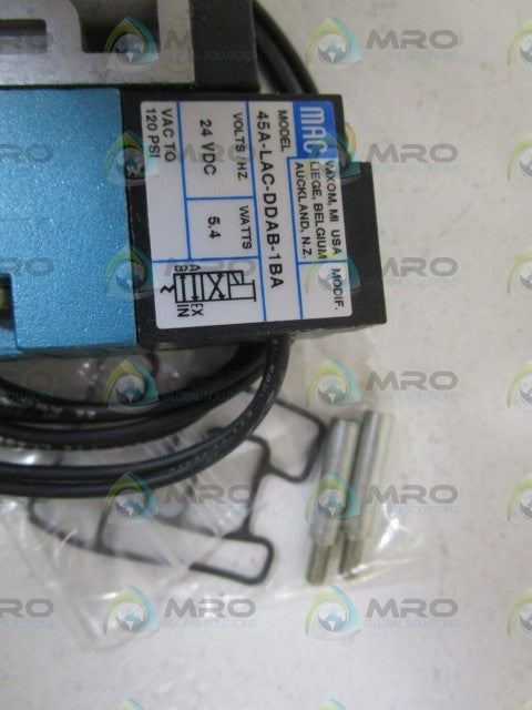 MAC SOLENOID VALVE 45A-LAC-DDAB-1BA *NEW IN BOX*