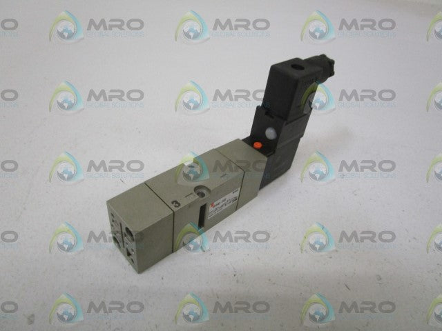 SMC DOUBLE PILOT BASE MOUNT VALVE VF3343-5DZ (AS PICTURED) *NEW NO BOX*
