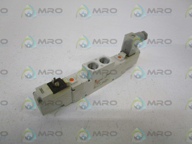 SMC VALVE VQZ3220-6Y-02T *USED*