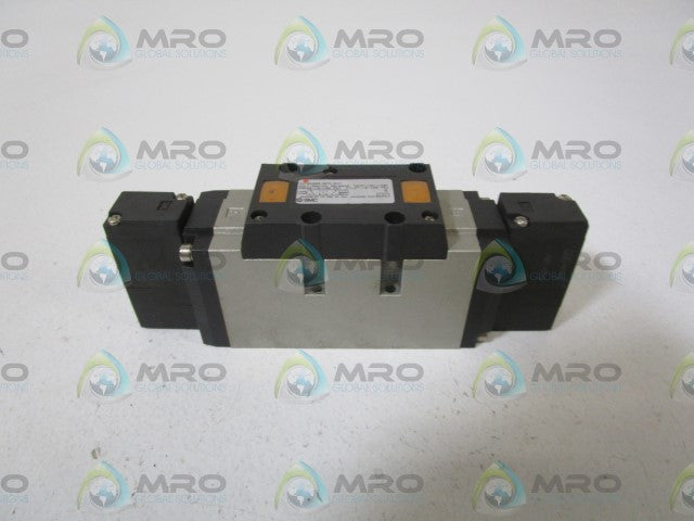 SMC SOLENOID VALVE W/O SUBPLATE NVFS4200-5FZ-04T *NEW NO BOX*