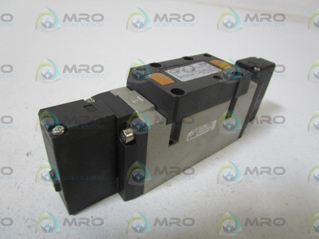 SMC SOLENOID VALVE W/O SUBPLATE NVFS4200-5FZ-04T *NEW NO BOX*