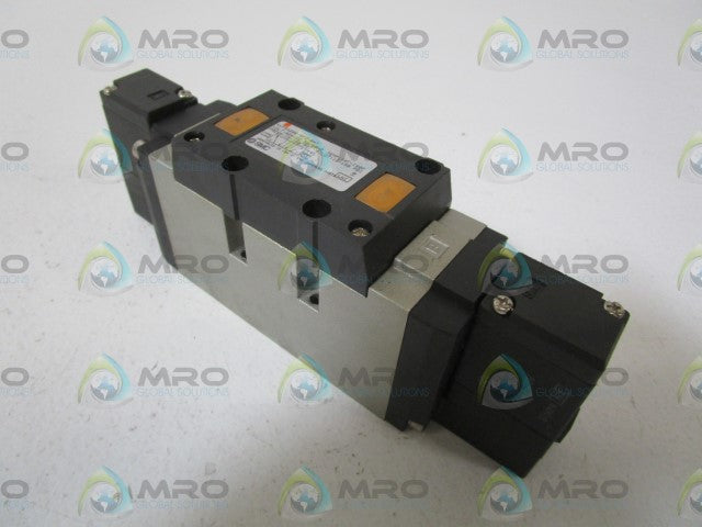 SMC SOLENOID VALVE W/O SUBPLATE NVFS4200-5FZ-04T *NEW NO BOX*