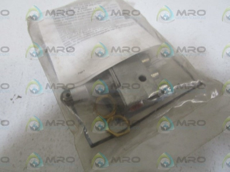 ARO VALVE 215-2-C * NEW IN FACTORY BAG *