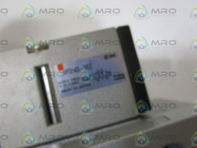 SMC PILOT SOLENOID VALVE W/ MANIFOLD VF3143-5DZ *NEW NO BOX*