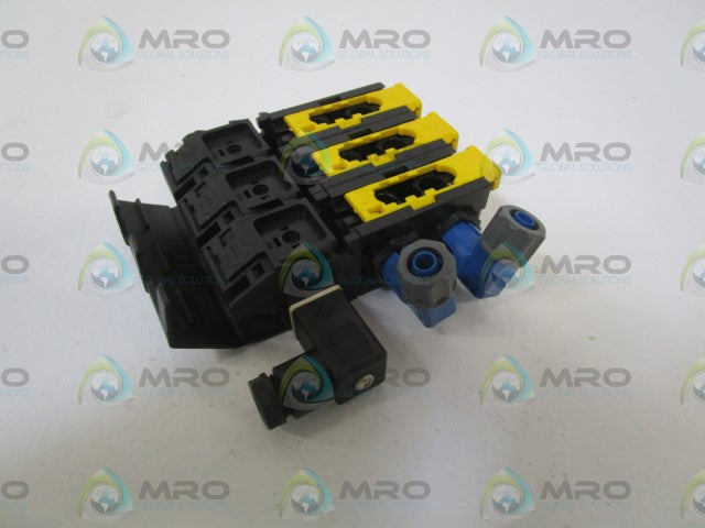 LOT OF 3 REXROTH MANIFOLD 898 500 372 2 W/ END CAP 894 101 331 2 *NEW NO BOX*