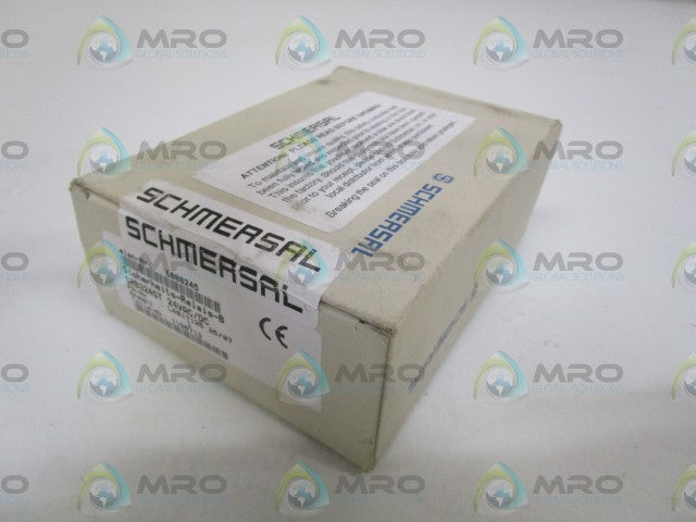 SCHMERSAL 24VAC/DC SAFETY CONTROLLER SRB324ST *FACTORY SEALED*