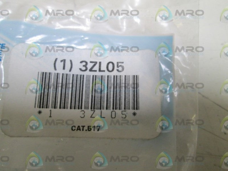 LEVITON FLUORESCENT LAMP HOLDER 3ZL05  NSMP