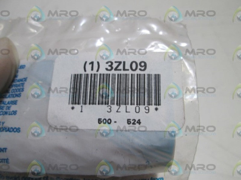 LEVITON  3ZL09 LAMP HOLDER  * NEW IN FACTORY BAG *