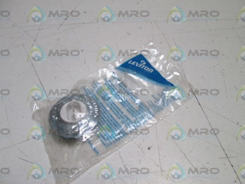 LEVITON  3ZL09 LAMP HOLDER  * NEW IN FACTORY BAG *