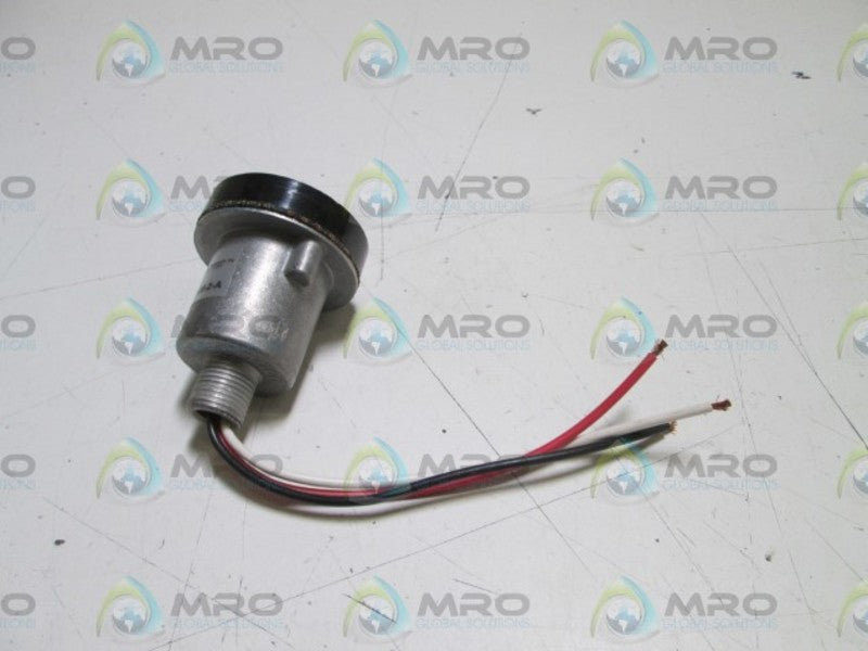 AREA LIGHTING RESEARCH, INC. RECEPTACLE SIR LOCKING AM-2-A  NSNP
