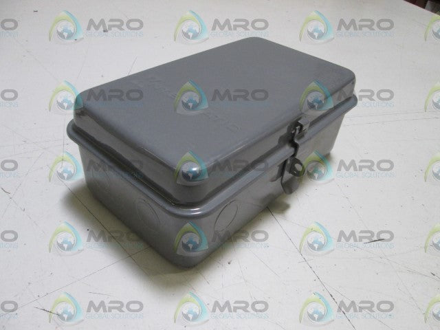 INTERMATIC TIME SWITCH WITH ENCLOSURE T1976R *NEW IN BOX*