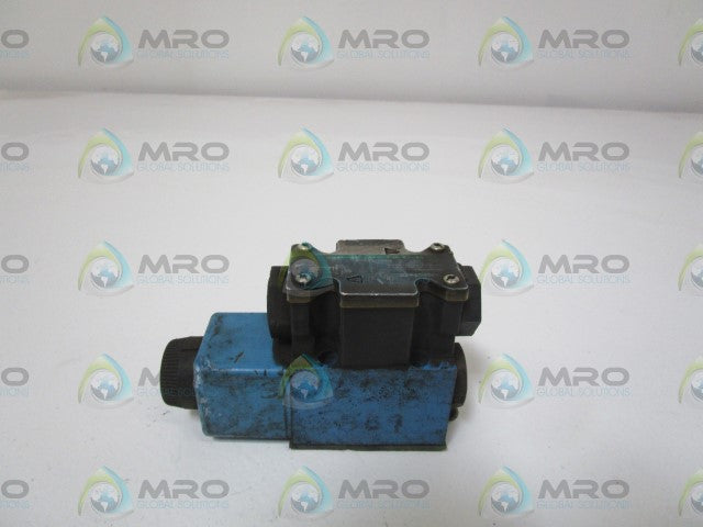 VICKERS DG4V-3S-2A-M-FW-B5-60 DIRECTIONAL VALVE (CHIPPED) *USED*