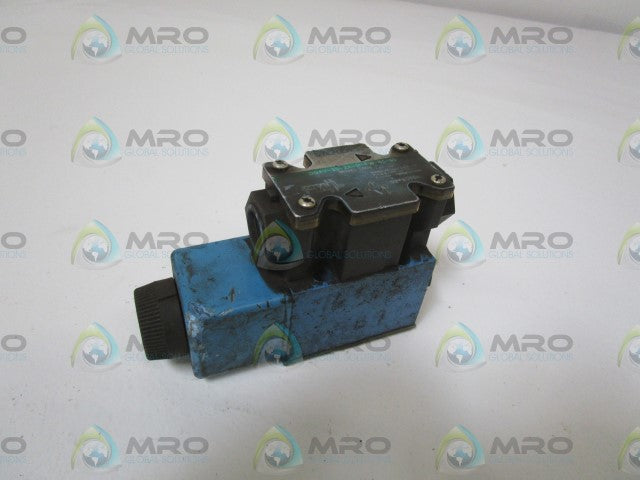 VICKERS DG4V-3S-2A-M-FW-B5-60 DIRECTIONAL VALVE (CHIPPED) *USED*