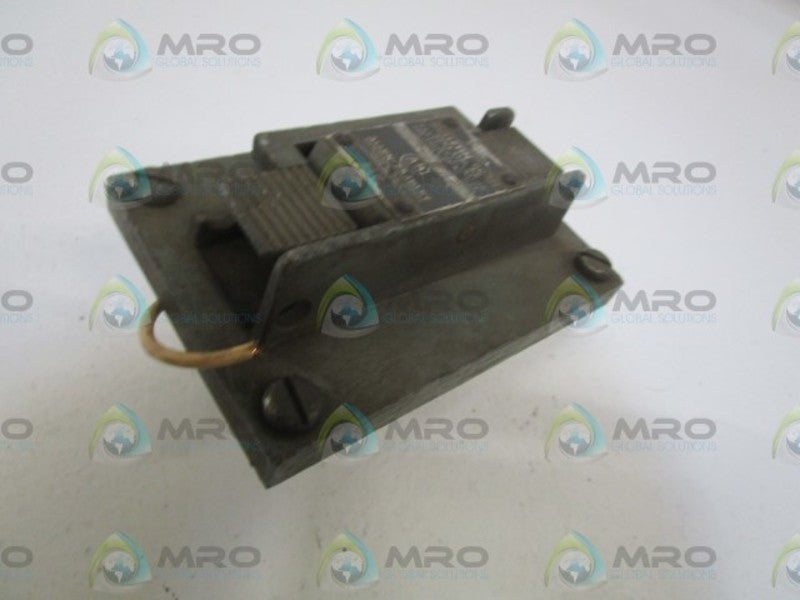 ALLEN BRADLEY SWITCH 800H-2HB7 SER. M (AS PICTURED)  UNMP