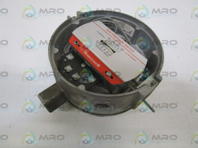 HONEYWELL C437J1008 GAS PRESSURE SWITCH (AS PICTURED) UNMP