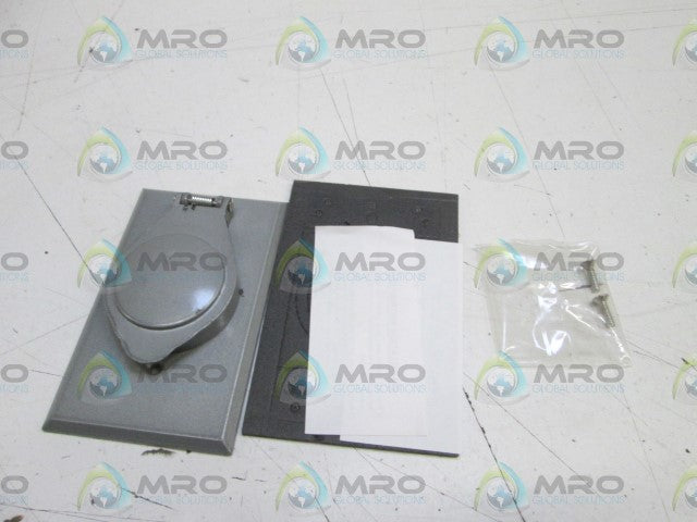 PERFECT-LINE SINGLE OUTLET COVER WITH GASKET WR104-CV *NEW IN BOX*