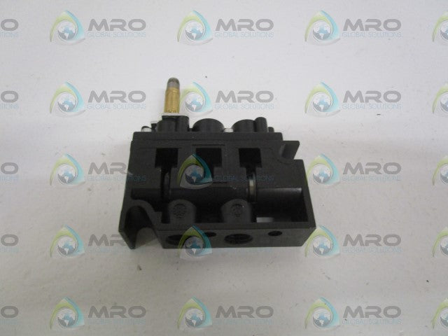 INGERSOLL RAND VALVE A222SS-12O-A-G (AS PICTURED) *NEW NO BOX*
