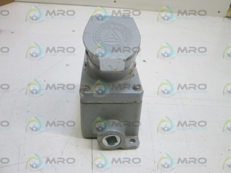 APPLETON RECEPTACLE EFSCB1752023M  UNMP