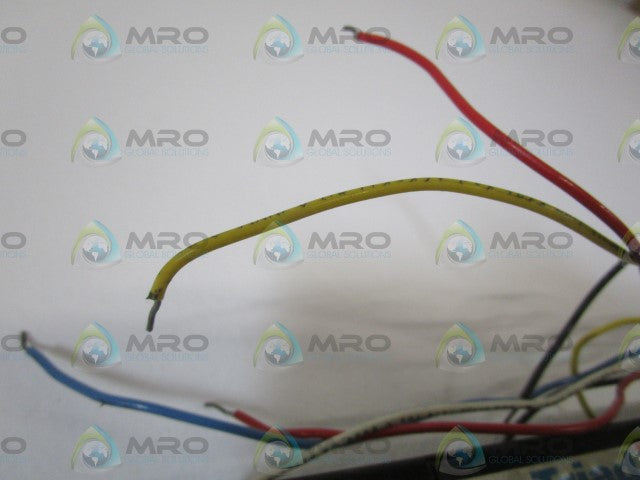 LOT OF 2 TRIAD 277V ELECTRONICS BALLAST B432I277RH-A *USED*