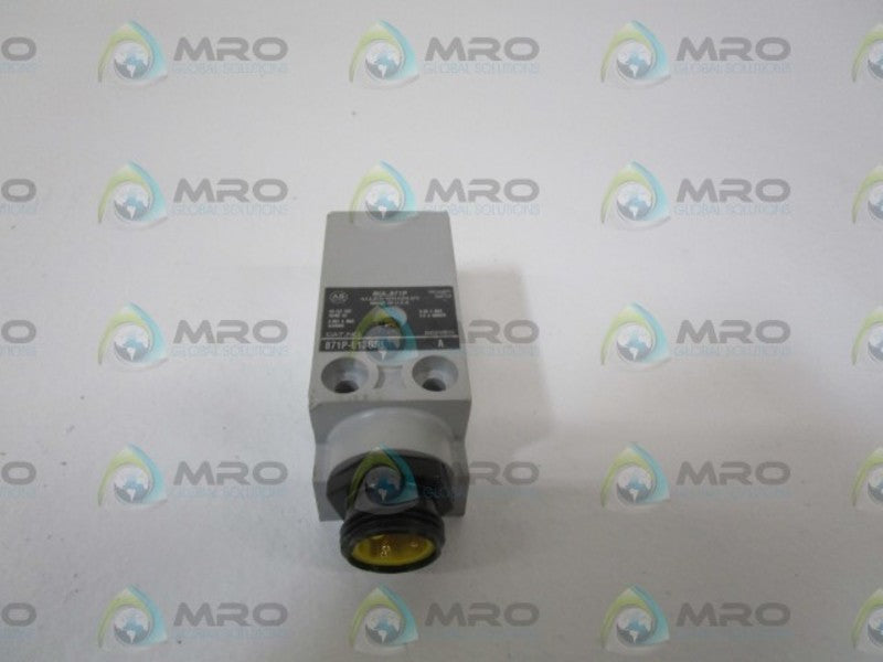 INDUSTRIAL SPARE PART PROXIMITY SWITCH 871P-E13GRL SER. A (AS PICTURED)  UNMP