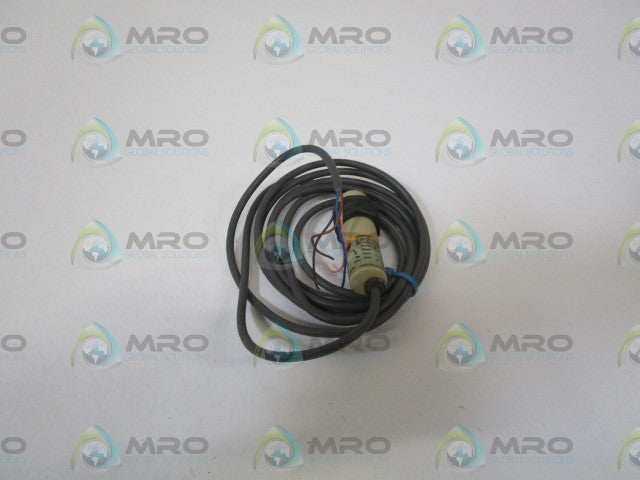 OMRON PHOTOELECTRIC SWITCH E3F2-DS30B4 *USED*