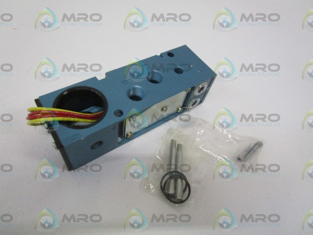 MAC MANIFOLD FOR VALVE 82A-0A-CPA *NEW NO BOX*