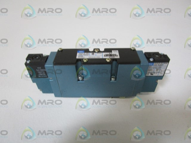 MAC SOLENOID VAVLE 93A-EAA- -DM-DJA5-1DG9 (AS PICTURED) *NEW NO BOX*