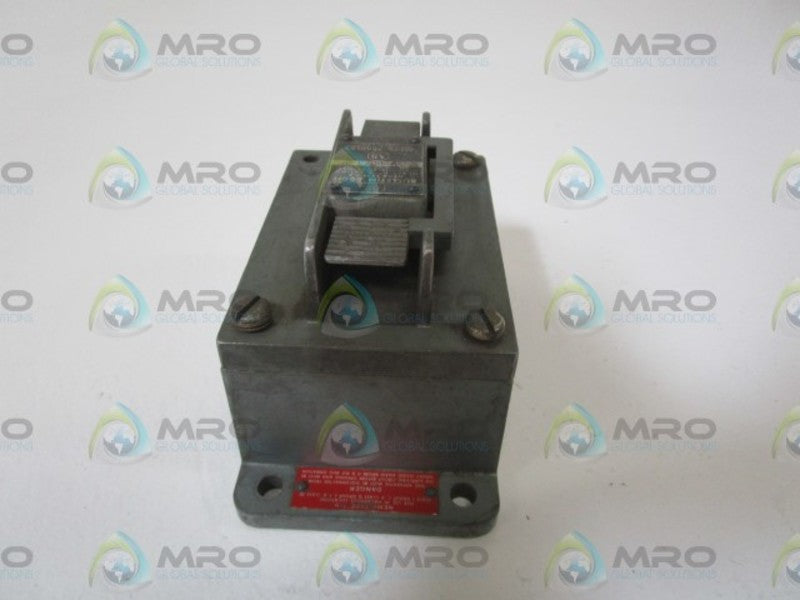 ALLEN BRADLEY PUSHBUTTON STATION 800H-2HB7 SER. M  UNMP