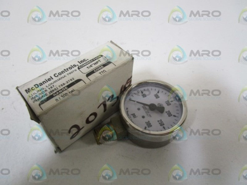 McDANIEL CONTROLS 1/4"NPT 0/300PSI PRESSURE GAUGE T7G *NEW IN BOX*
