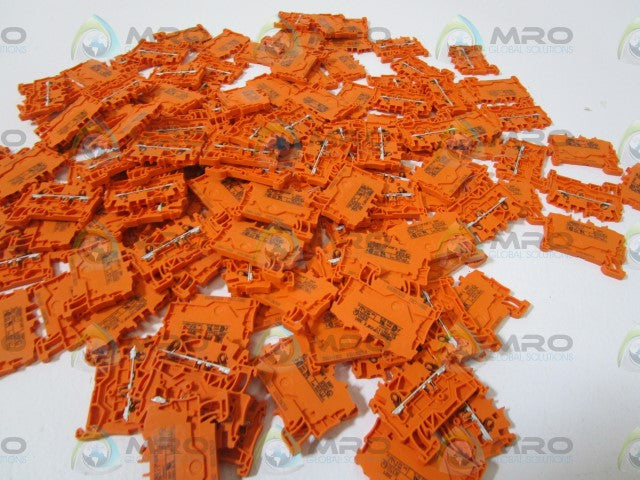 LOT OF 136 WAGO ORANGE TERMINAL BLOCK 2001-1202 *NEW NO BOX*