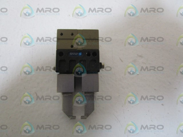 SCHUNK 2-FINGER PARALLEL GRIPPER 305501  *NEW NO BOX*