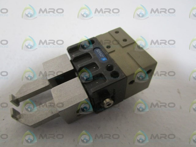 SCHUNK 2-FINGER PARALLEL GRIPPER 305501  *NEW NO BOX*