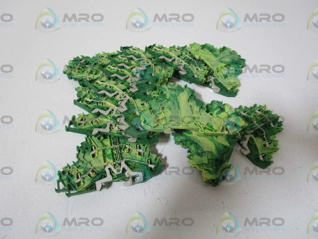 LOT OF 17 WAGO GREEN TERMINAL BLOCK 2002-3207 *NEW NO BOX*