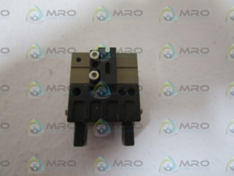 SCHUNK 305501 (AS PICTURED) *NEW NO BOX*