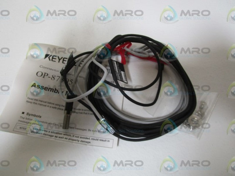 KEYENCE SENSOR LV-S72*** *NEW IN BOX*