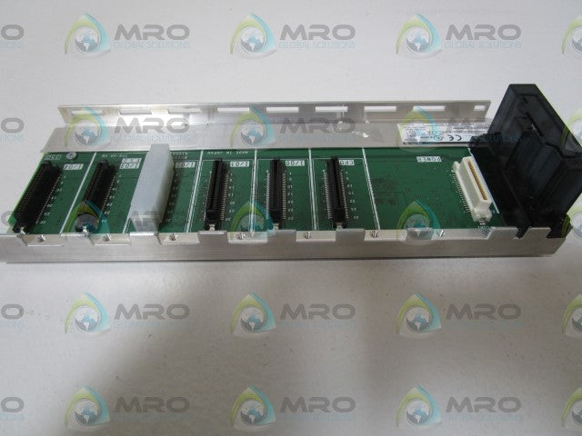 MITSUBISHI BASE UNIT Q35DB *NEW NO BOX*